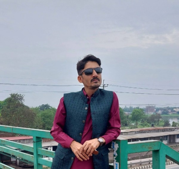 Manjur Rahaman, 36, Dewy Rose