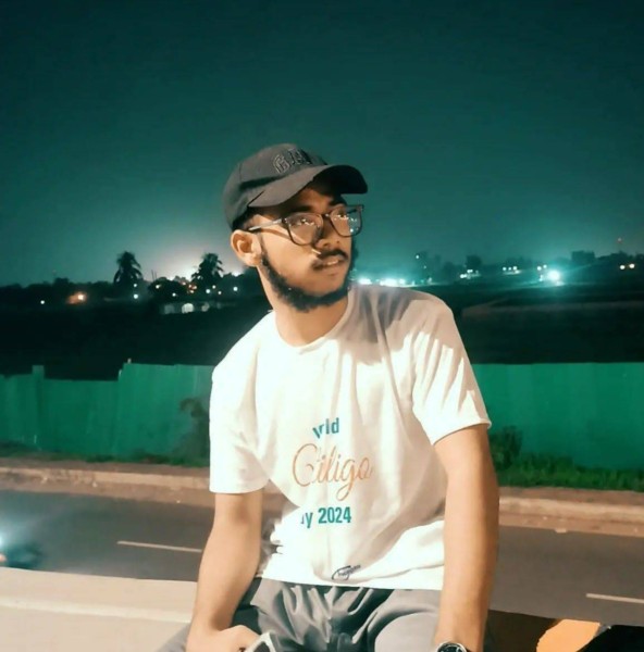 Mahmud, 20, Nembro