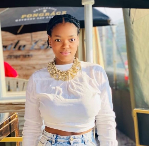 Meline, 23, Nigeria