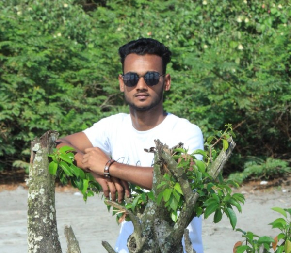 Adil Jahid, 26, Buta