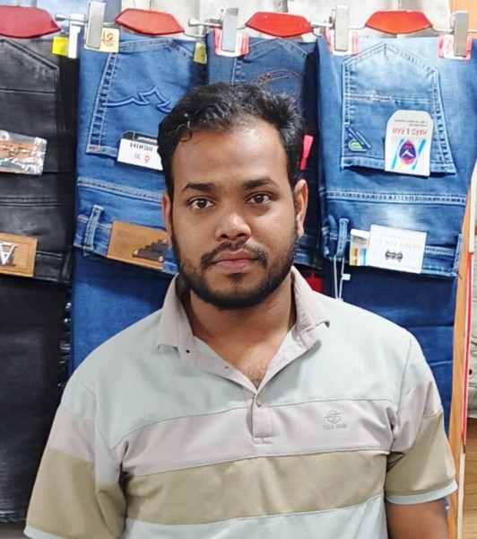 khan, 24, Parnagu
