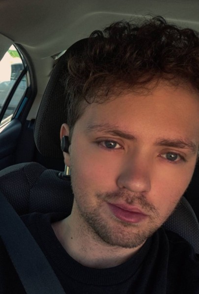 Brandon, 24, Larantuka