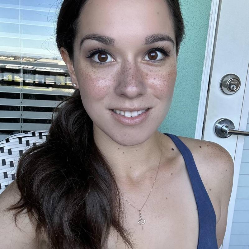 avira, 48, Trodo