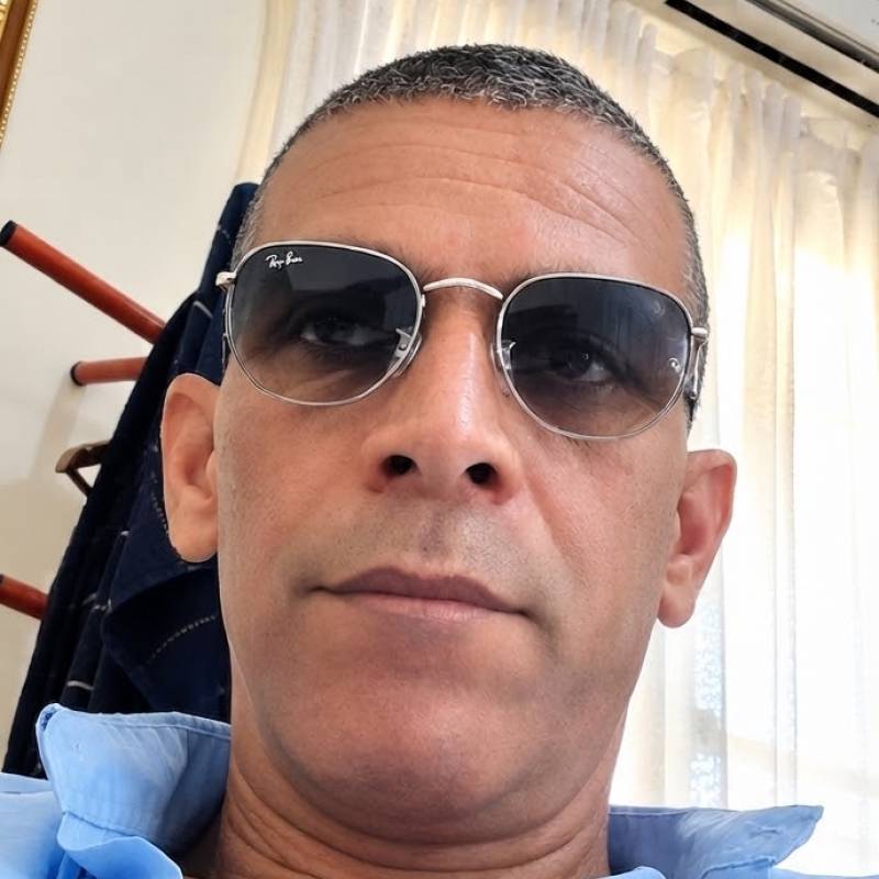 Nizar, 48, Baghant