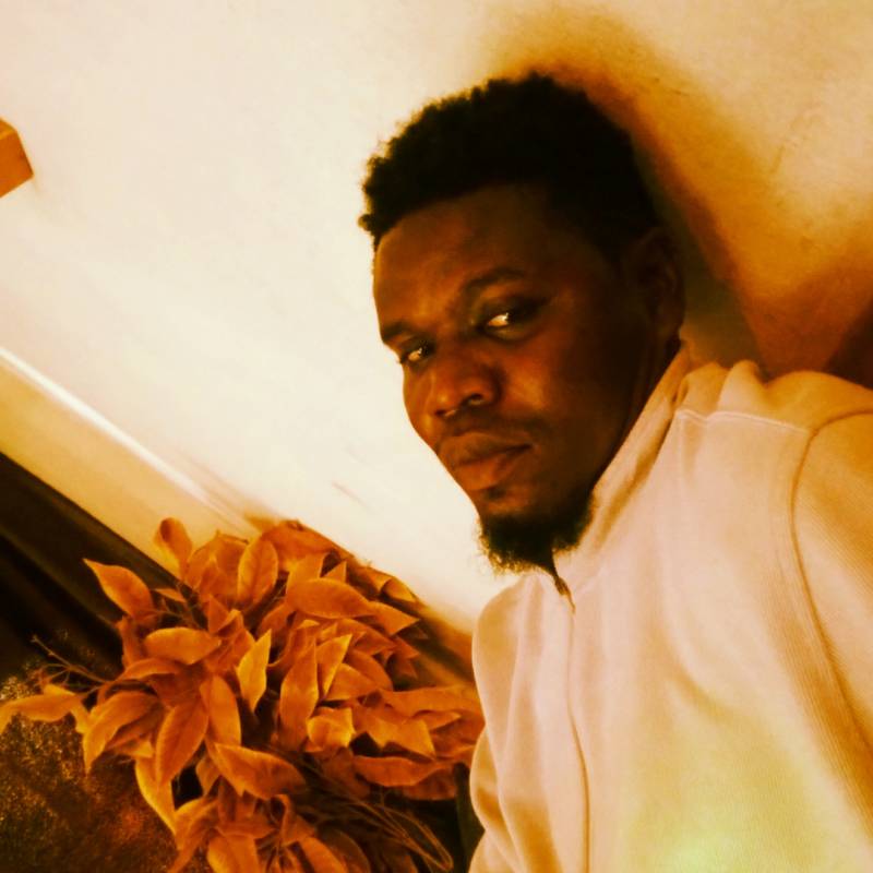 Taiwo, 56, Arganil