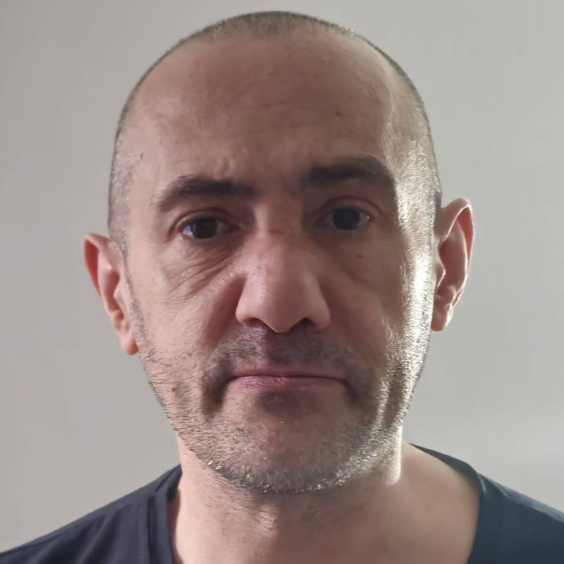 hakan, 19, Inisa