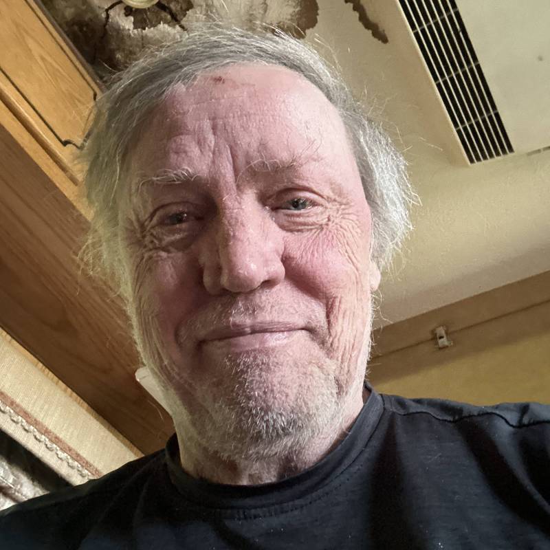 Houston, 75, Dolinsk
