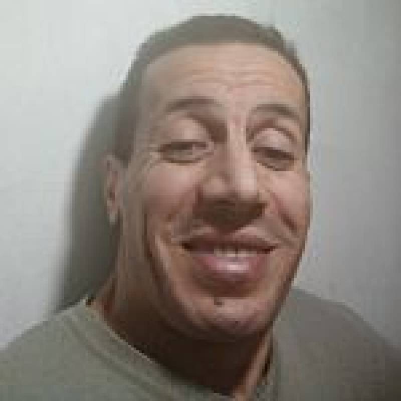 Hakim., 47, Peebles