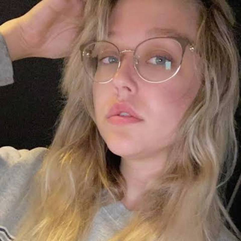 Amelia, 28, Diriomo