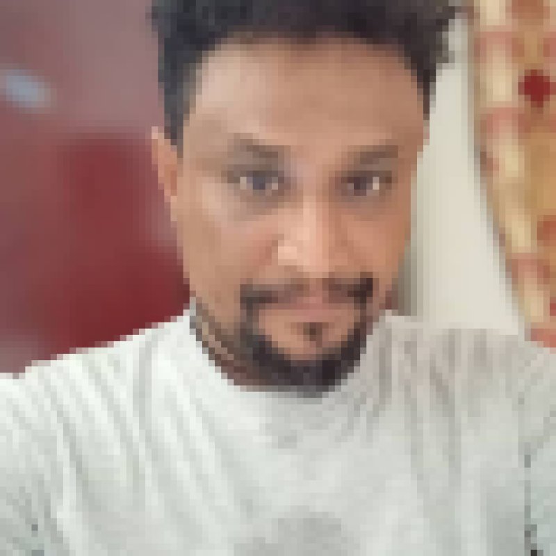 Mohamed, 18, Piddig