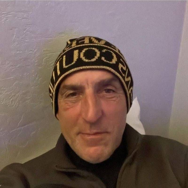 Alex, 54, Seven Oaks