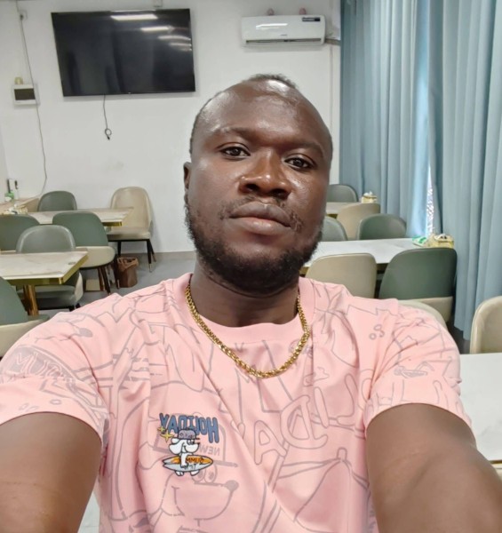 Kwaku, 41, Aomar