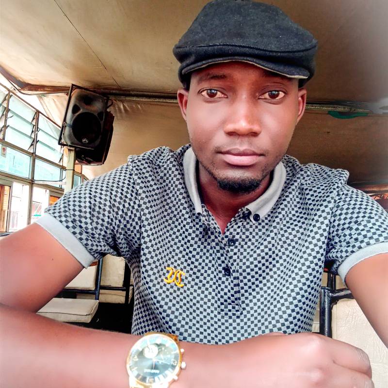 Dennis, 24, Oak Lawn