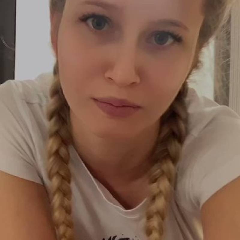Stella brooks, 30, Kry