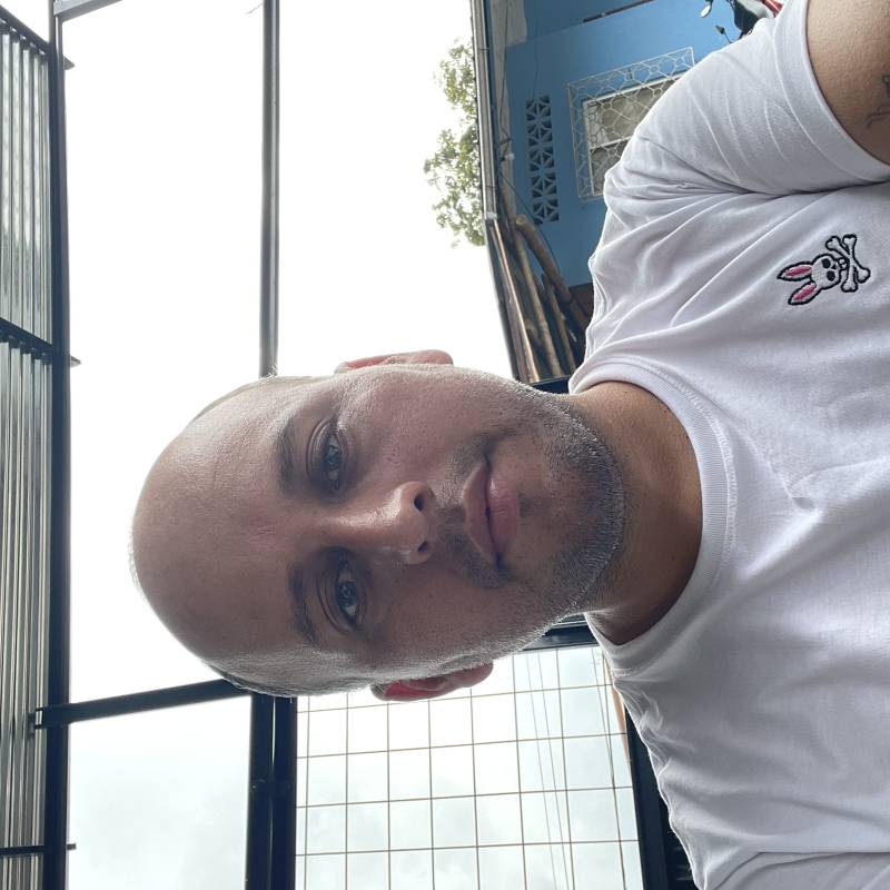 Klever Sebastian Bravo Zambrano, 38, Ukraine