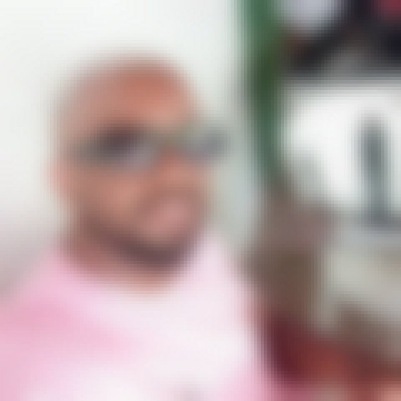 Isaías, 34, Tha Mai