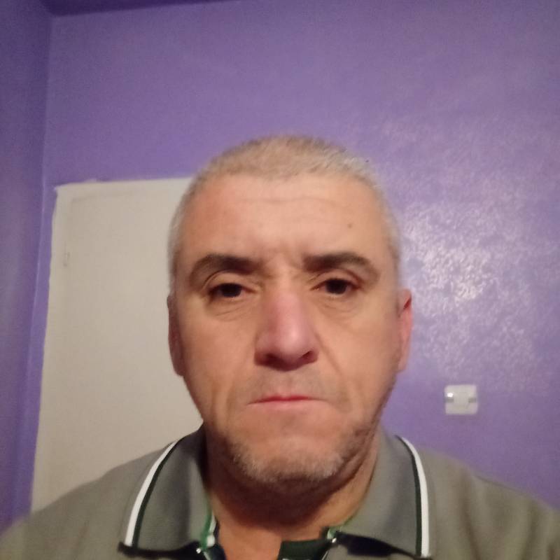 Dahmnosx, 51, Hatti