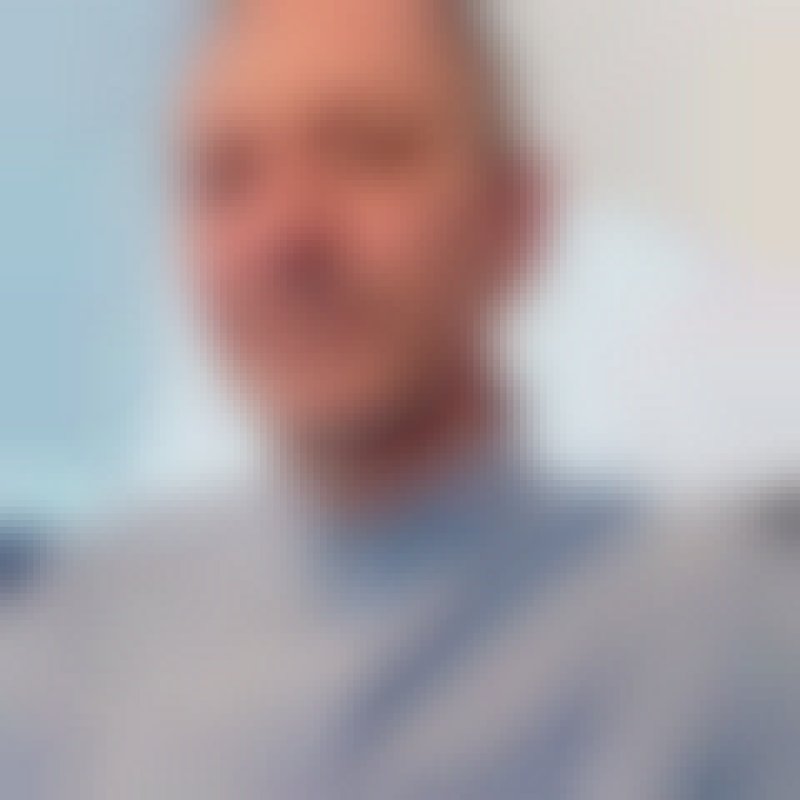 Zolee, 46, Perdes