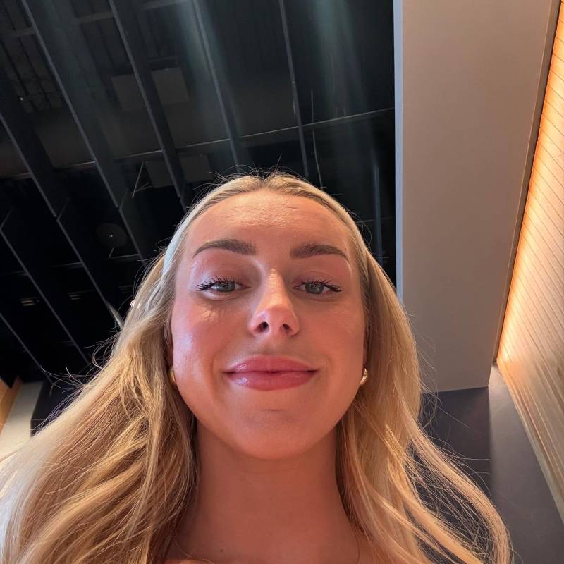 Madison, 25, Woking