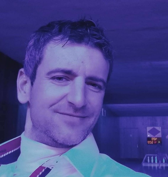 Jan, 45, Akkus