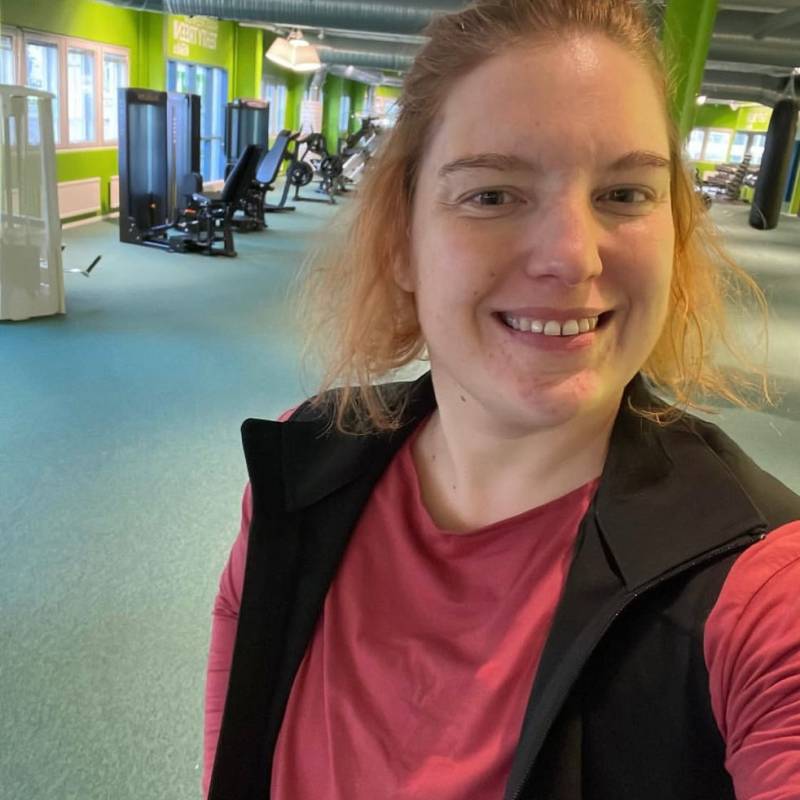 Mia, 37, Thap Than