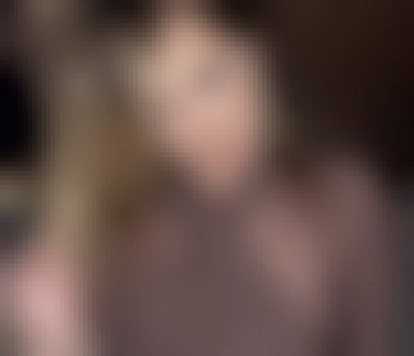 Kate, 32, Italy