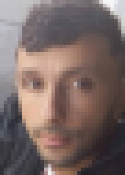 Zoubir, 32, Komenda