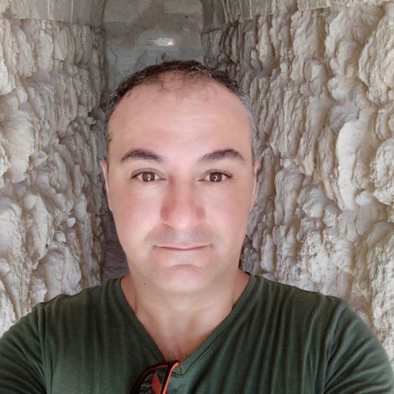 moro, 40, Pustomyty