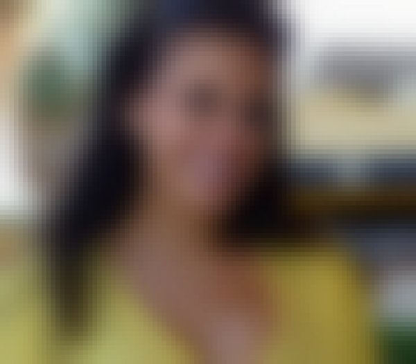 Linda Dell, 39, Pakistan