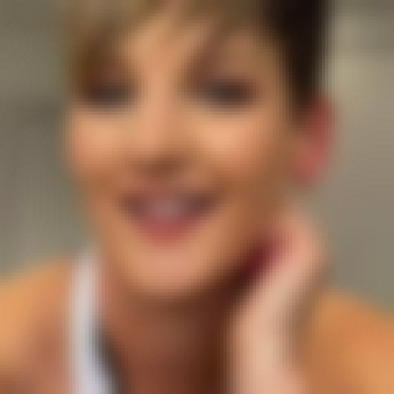 Hannah Brooke, 41, Benin