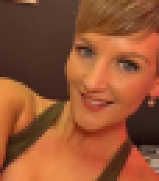 Hannah Brookes, 38, Dalaba