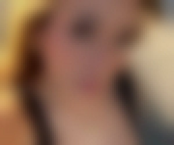 Elizabeth, 43, United States