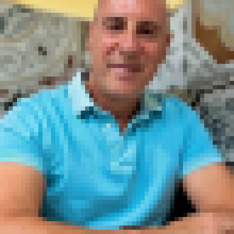 Vick, 55, Maldives