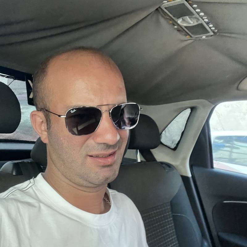 Senatour, 35, Arles