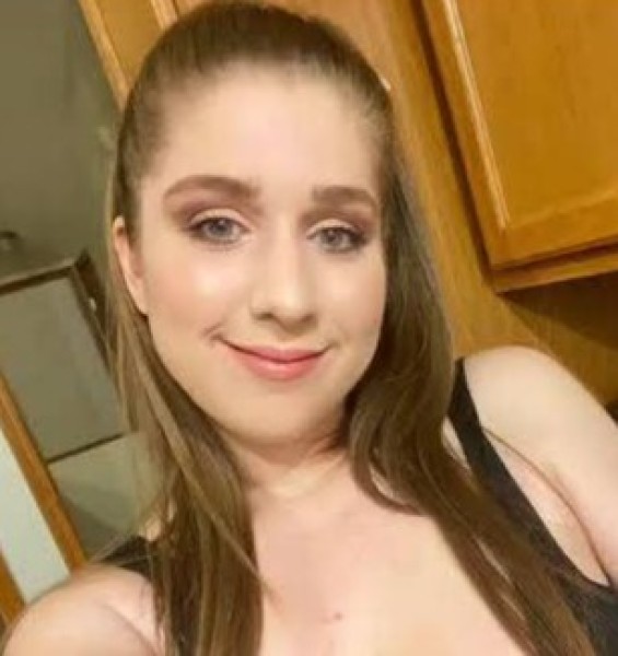 Laura Smith, 29, Tazishan