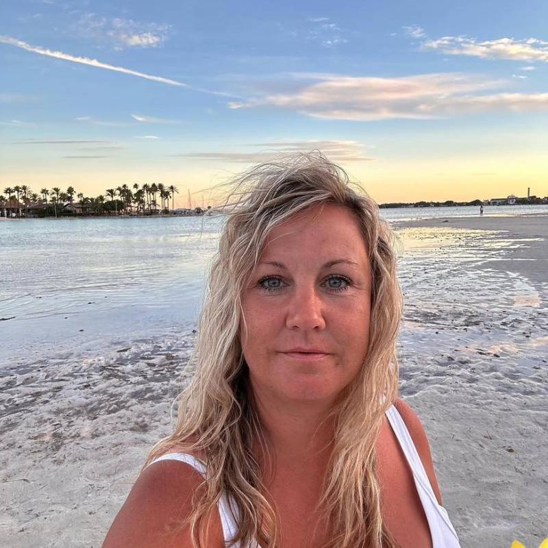 Elizabeth67, 41, Ecatzingo