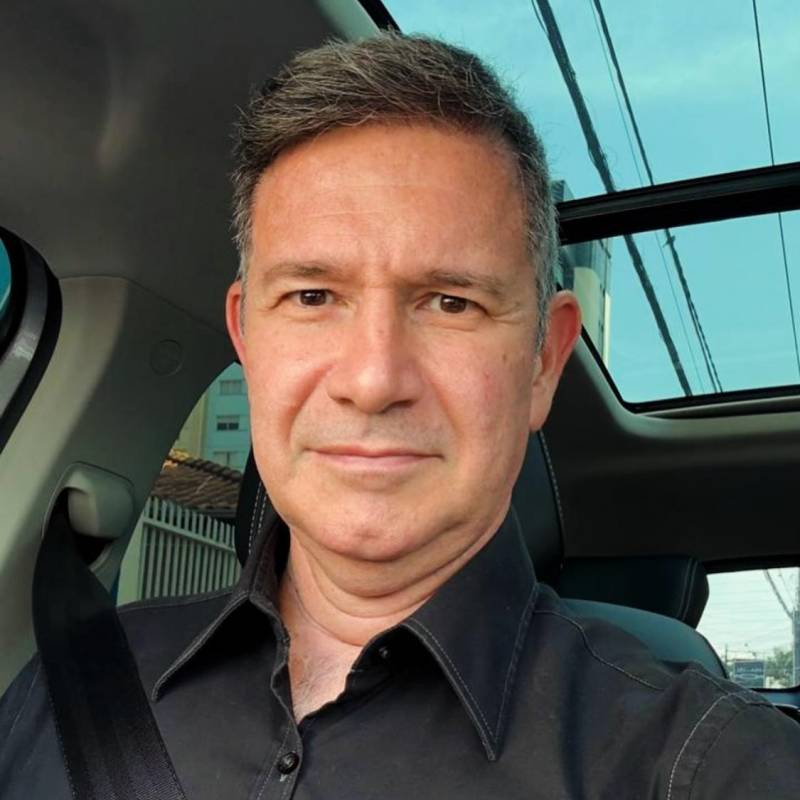 Frankly Hendrik, 59, Ban Phan Don