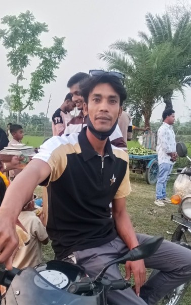 Niloy, 32, Oquateur