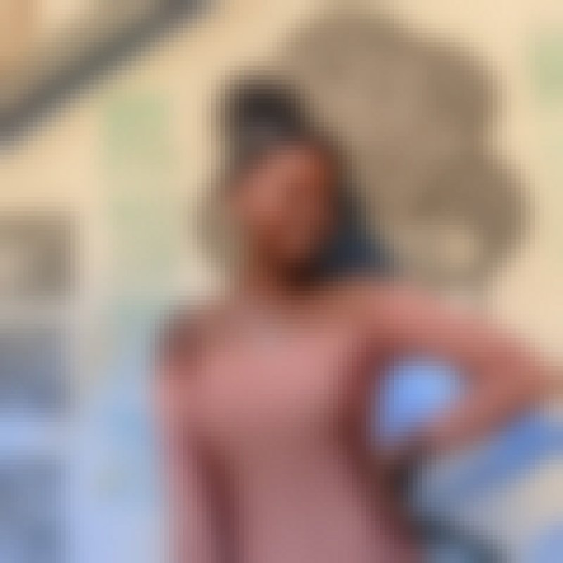 Marie Régina, 20, Compton
