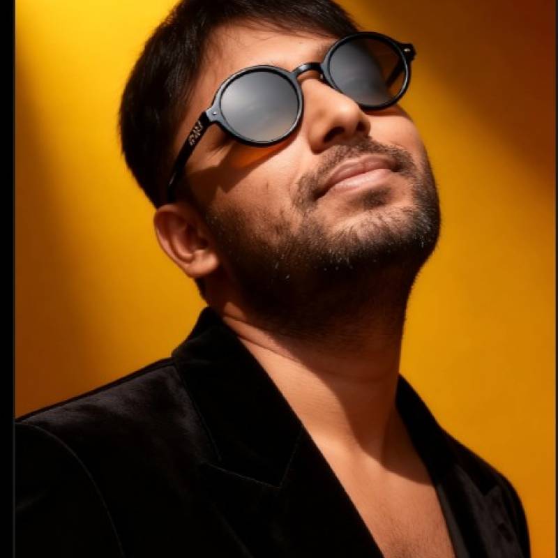 Pailot Shah, 30, Canavid
