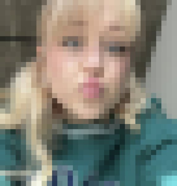 Allison D, 35, Togo