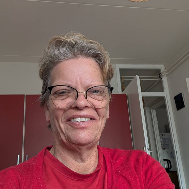 Petra, 62, Aytr