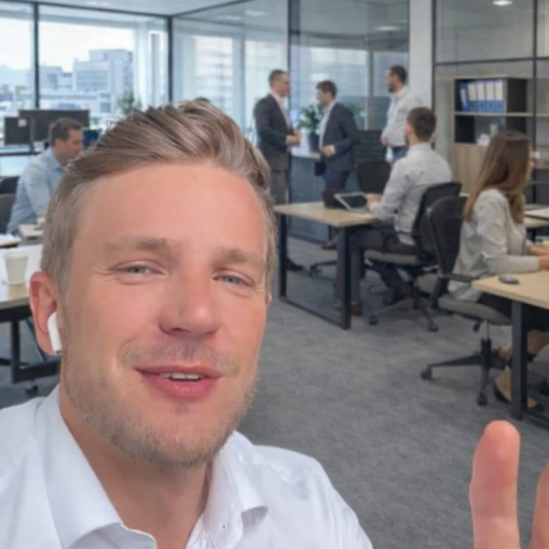 Henry Morre, 39, Serinyol