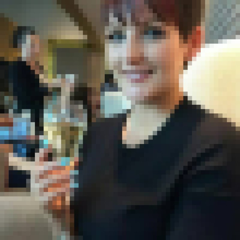Hannah Brooks, 33, Tongchuan