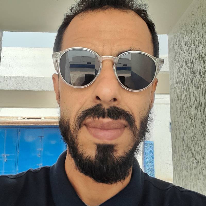 Rabie, 43, Launceston