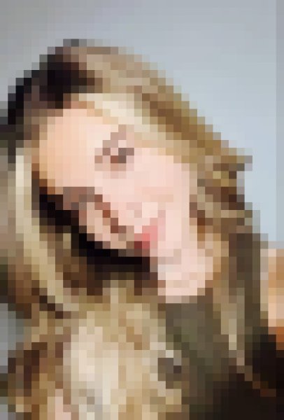 Angela, 31, Limb