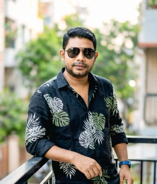 Ishan, 32, Akayu