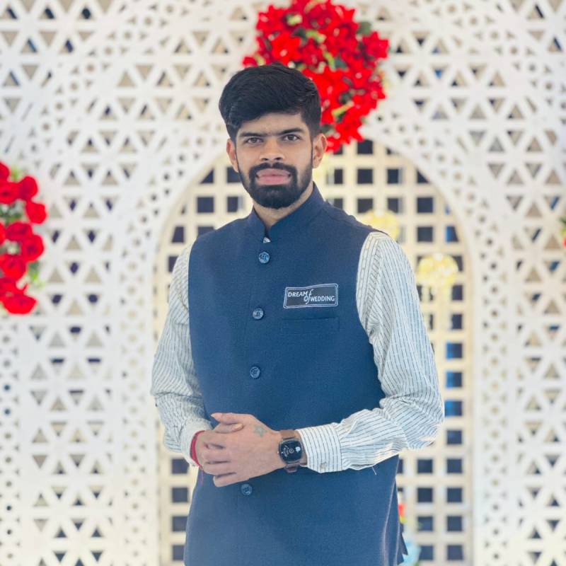 Emon, 26, Yermolino