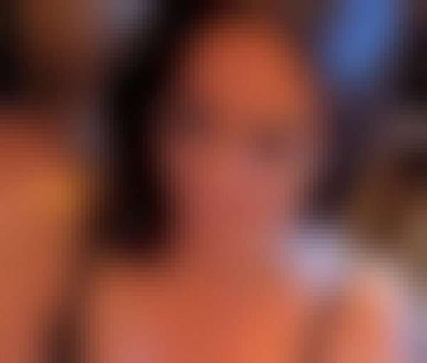 Elizabeth, 32, United States