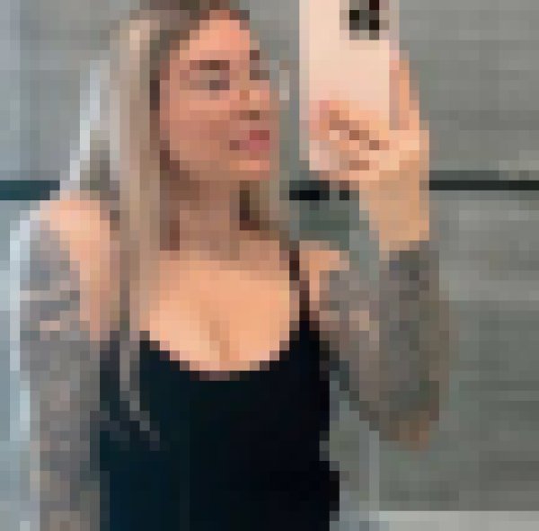 Julianna, 41, Kono